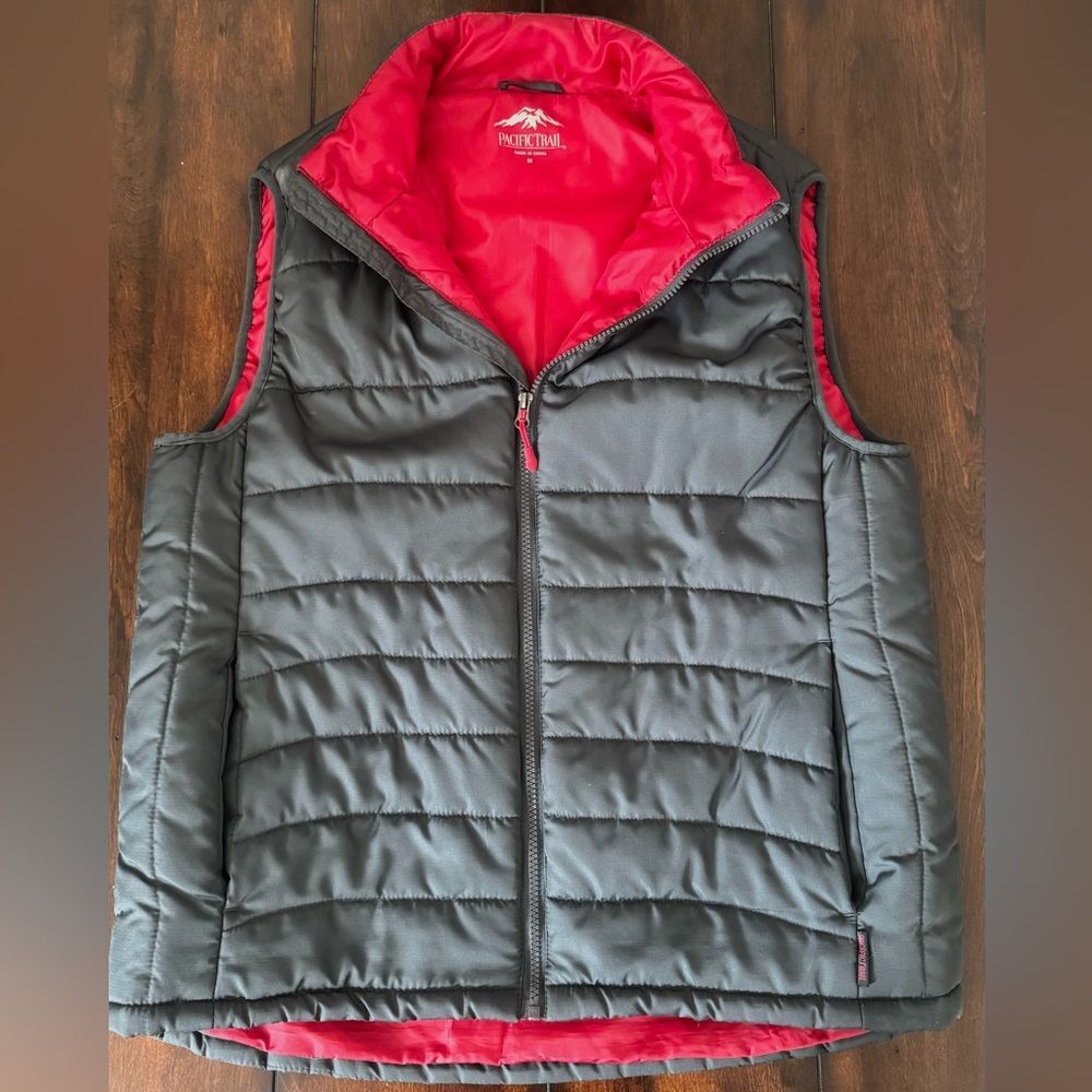 Men’s Gray and Red Puffer Vest Medium